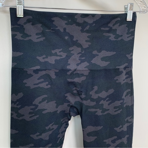 Spanx Camo Leggings Size XL - Picture 8 of 8